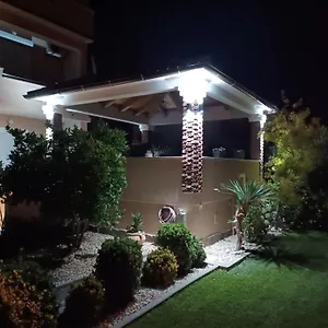 apartments-luka.primorje-gorskikotar.com/
